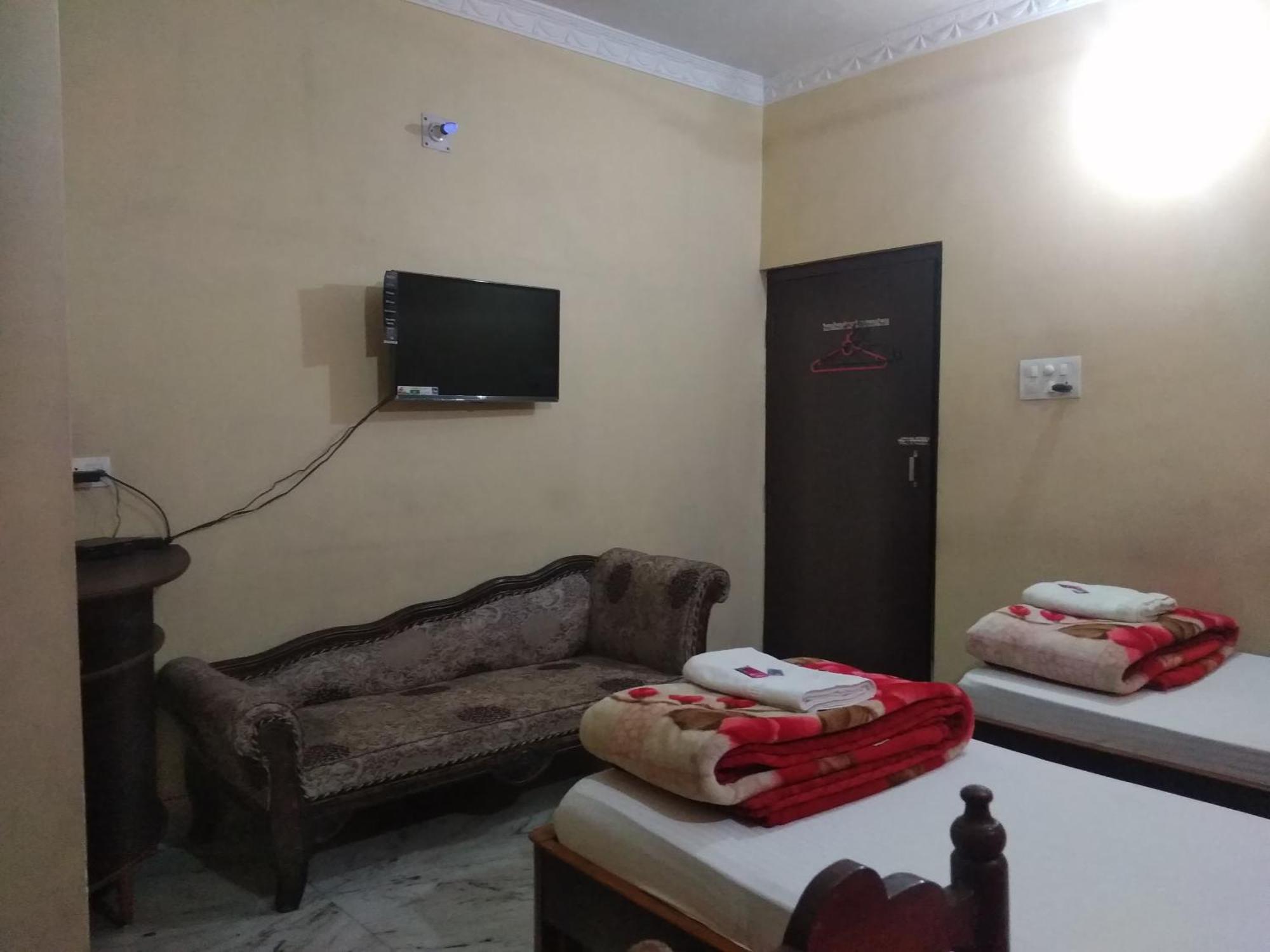 Hotel Chandrakala Regency 300 Meters From Dhanbad Railway Exteriör bild